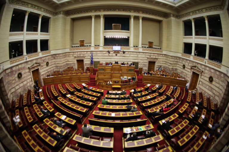 Μπροστά στο πατριωτικό καθήκον