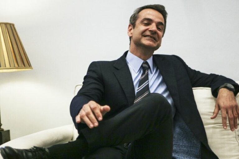 “Κυβέρνηση Μητσοτάκη” και μόνο. Τέλος όλα τα άλλα!