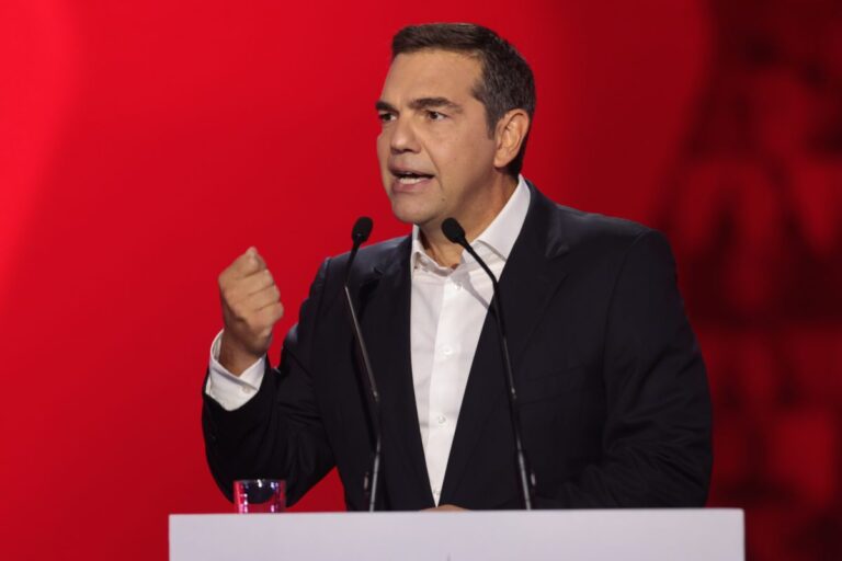 Α. Τσίπρας: Η ΝΔ μας οδήγησε στα βράχια