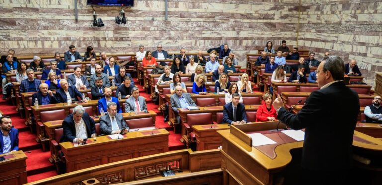 Τροπολογίες αξιοπρέπειας: Ακρίβεια, μισθοί, προστασία δανειοληπτών!